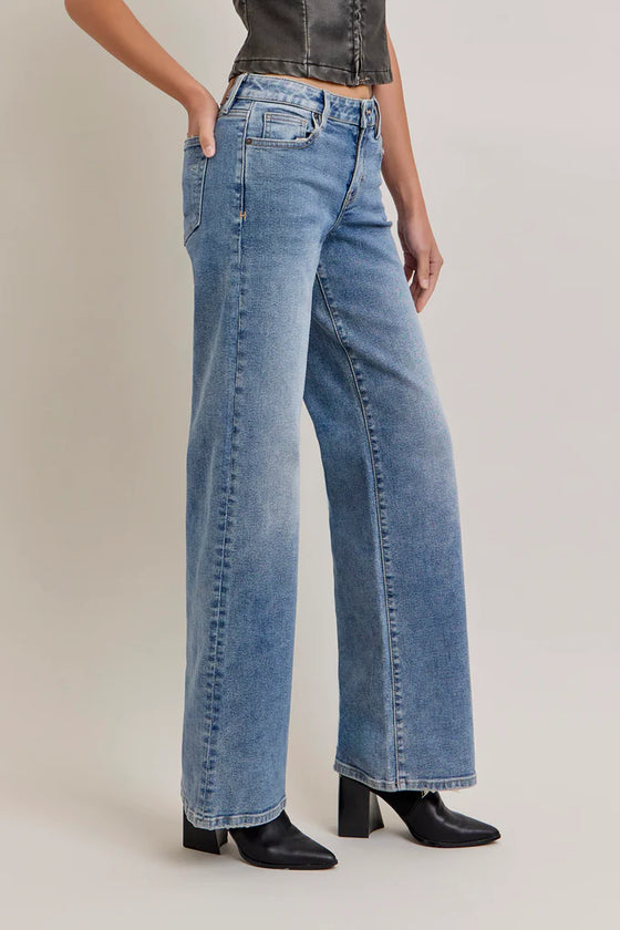 Nori Mid Rise Jean